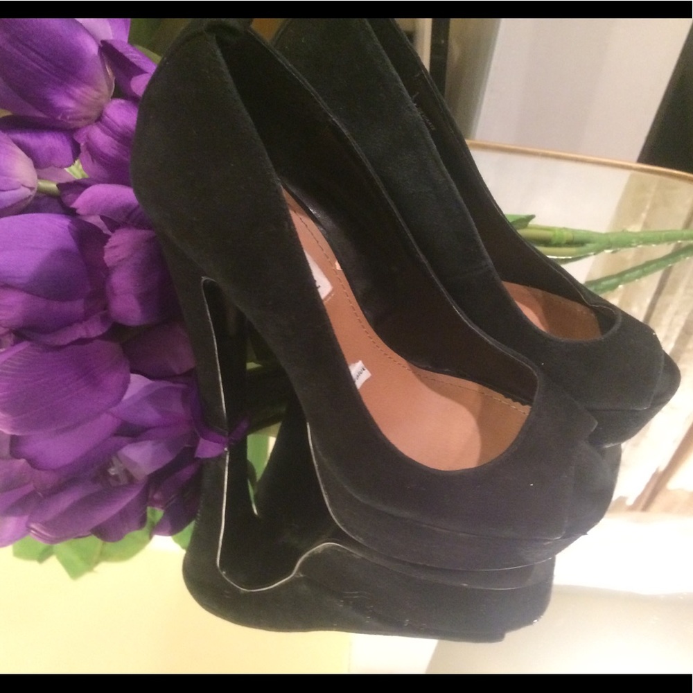 Steve Madden Black open toe suede high heels